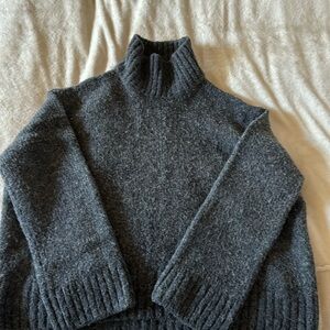 H&M gray sweater